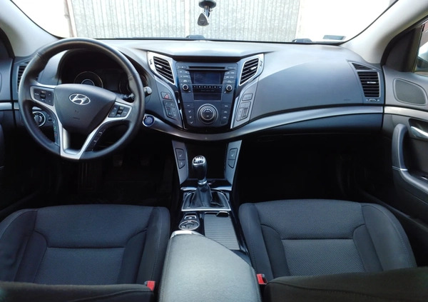 Hyundai i40 cena 31900 przebieg: 265800, rok produkcji 2012 z Chełm małe 742